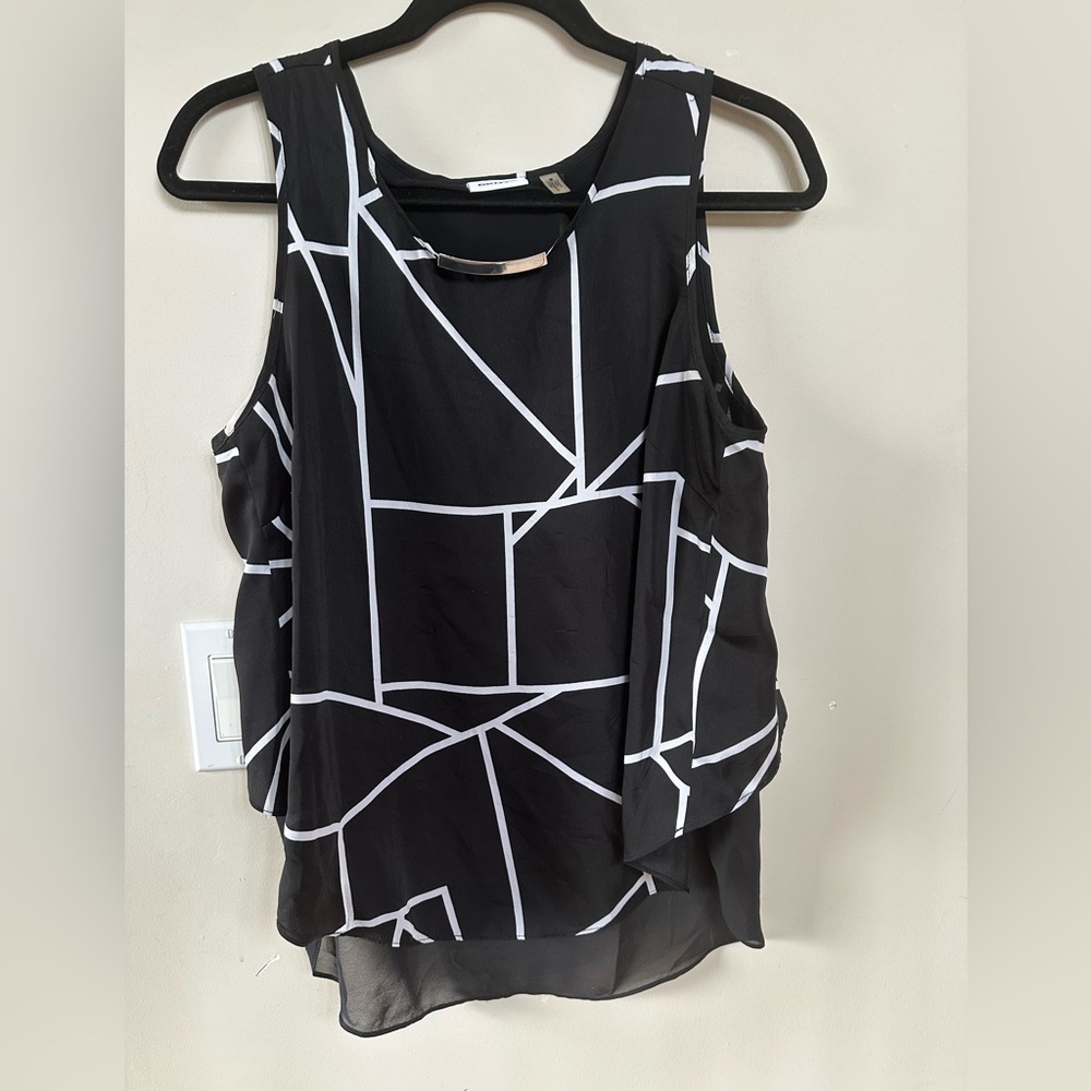 DKNYC Black and White Abstract Blouse
